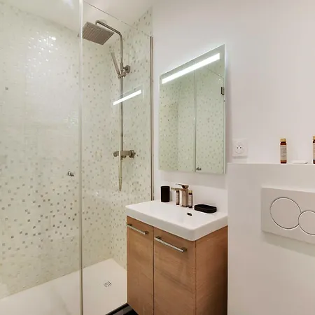 Cozy With Balcony 2 Guests 16th